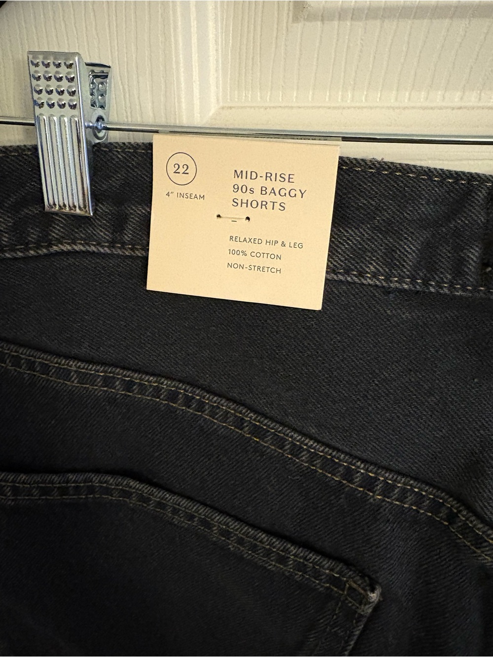 Universal Thread Women’s Black Raw-Edge Denim Shorts New (size22) - Picture 6 of 7